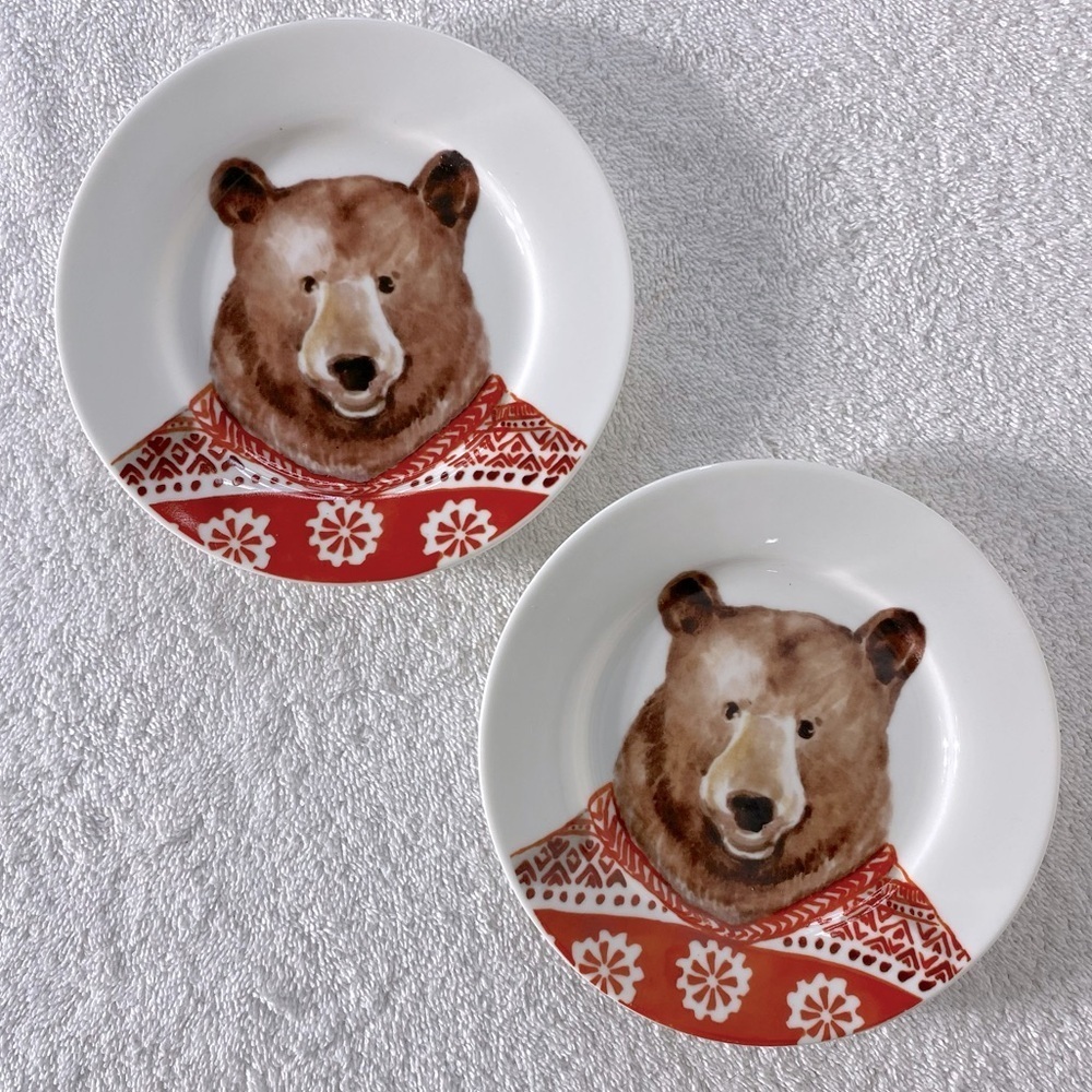 Ciroa Celebrate Holiday Christmas Bear In Sweater Dessert Snack Plates x2